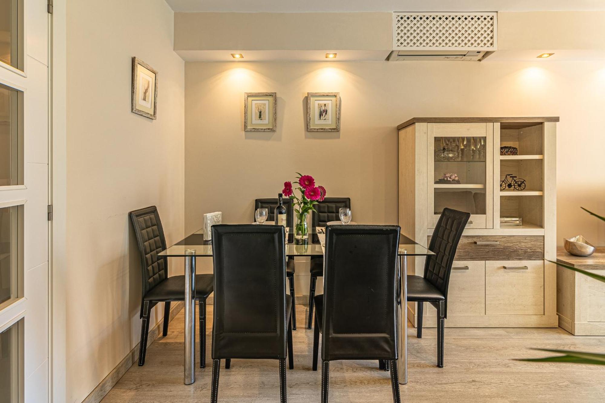 City Center Apartment In Marbella Ngoại thất bức ảnh